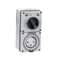 4C | Combination Switched socket 3 Round Pin IP66 500V 32A